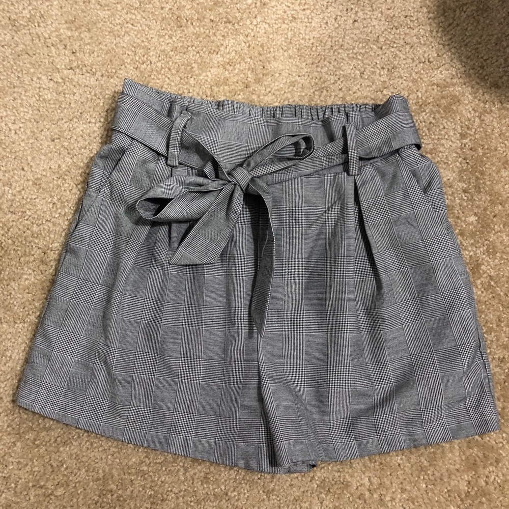 Checkered grey &white shorts - Picture 3 of 5